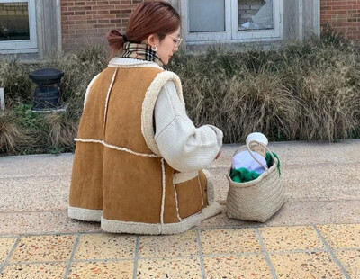 Ėriuko vilnos stovyklavimas Sportiniai šilti viršutiniai drabužiai Pridėti aksominį Dėvėjimas iš abiejų pusių Integruotas kailis ir oda Motociklo liemenė