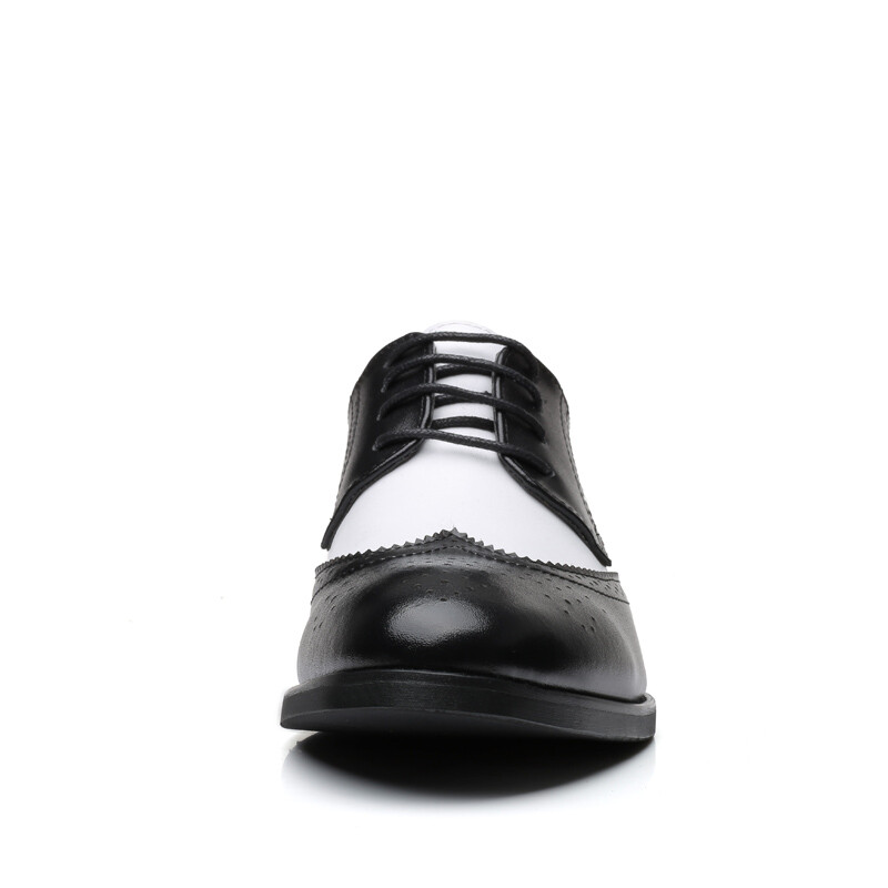 Vīriešu kleitu apavi Eleganti melni balti ādas apavi vīriešiem Oksfordas modes britu dizaina vīriešu kāzu kleitu apavi svinībām