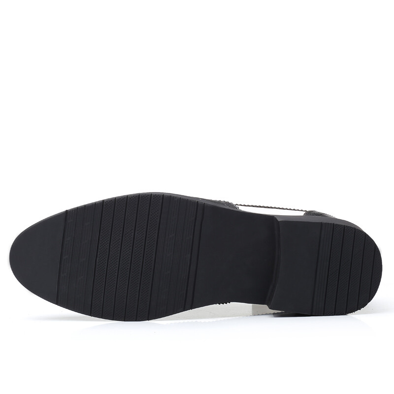 Vīriešu kleitu apavi Eleganti melni balti ādas apavi vīriešiem Oksfordas modes britu dizaina vīriešu kāzu kleitu apavi svinībām