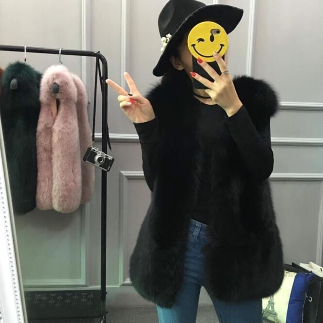 Sügis ja talv 2021, uus rebase karusnahast muruvest naiste imitatsiooniga keskmine pikk mantel, karusnahast vest õlghall