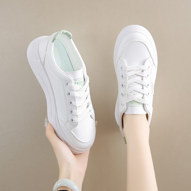 Jauni liela izmēra dāmu modes ikdienas mazi, balti apavi, neslīdoši valkā ērtus sporta augstas kvalitātes ikdienas apavus