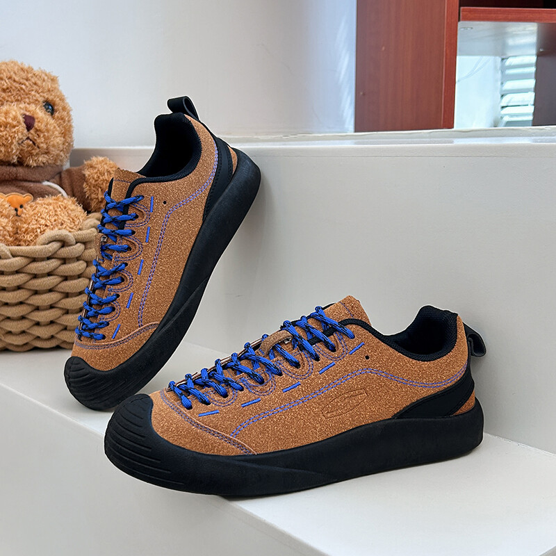 Vastagtalpú könnyű krikettcipők Női Design Sense Niche tornacipők 2024 új tavaszi, őszi, lapos alkalmi edzőcipők