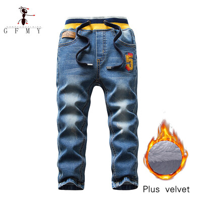 GFMY márka 2021 szabadidős téli fekete plusz bársonyos fiú farmernadrág 3-10 év melegen tartható Egyenes típusú gyereknadrág 9082