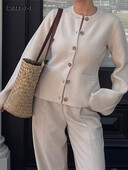 Pulover 2024 Toamna 2024, tricot solid, cu decolteu în formă de cardigan pentru femei, cu mânecă lungă, cu buzunare la un singur piept.