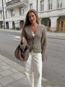 Cardigan tricotat pentru femei, elegant, cu decolteu în V, mâneci lungi cu un singur piept, cu pulover de buzunar 2024 Noua îmbrăcăminte exterioară pentru navetă de toamnă ﻿