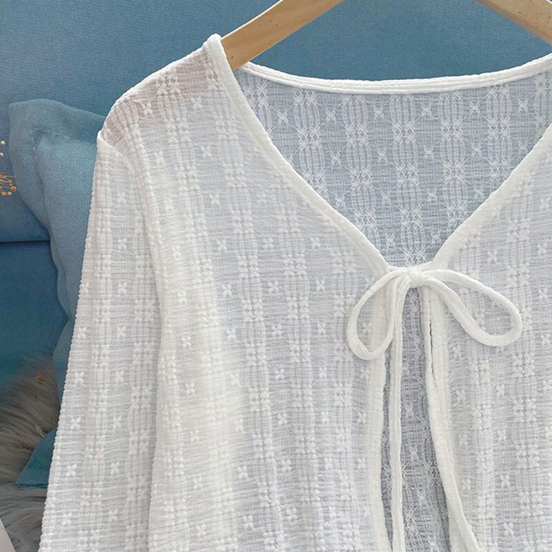 Fehér fényvédő kardigán női nyári vékony, fűzős, V-nyakú Crop felsők női Wild Hollow Out hosszú ujjú napvédő ingek