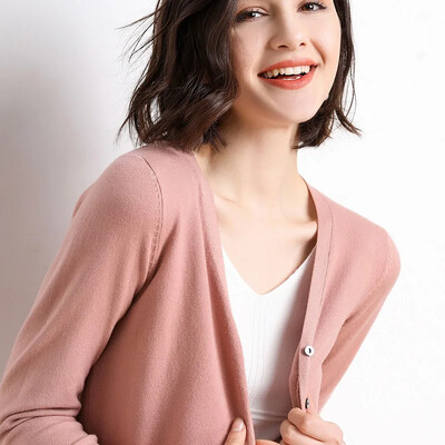 2024 m. Moteriški megztiniai ilgomis rankovėmis megzti viršutiniai drabužiai Tvirtai ploni pavasariniai rudens megztiniai V formos iškirpte Mezginiai Korėjietiški madingi megztiniai