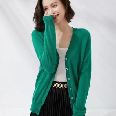 2024 m. Moteriški megztiniai ilgomis rankovėmis megzti viršutiniai drabužiai Tvirtai ploni pavasariniai rudens megztiniai V formos iškirpte Mezginiai Korėjietiški madingi megztiniai