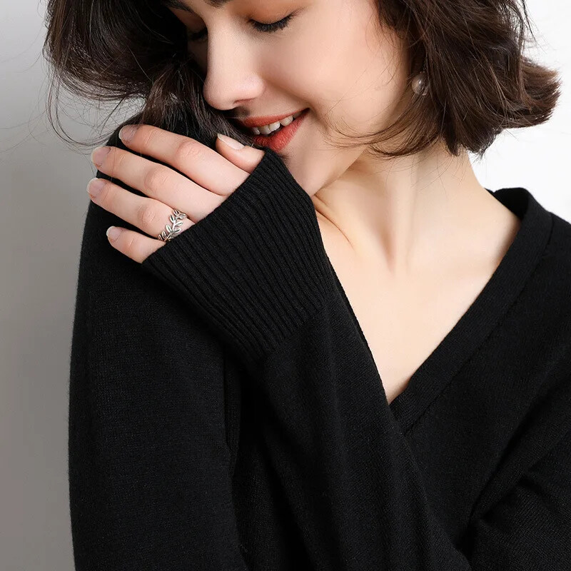 2024 m. Moteriški megztiniai ilgomis rankovėmis megzti viršutiniai drabužiai Tvirtai ploni pavasariniai rudens megztiniai V formos iškirpte Mezginiai Korėjietiški madingi megztiniai