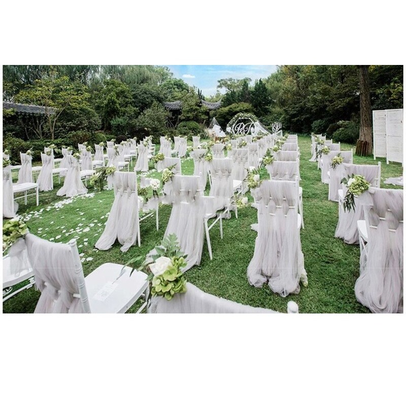 Romantiškos sulankstomos marlės kėdžių varčios Minkštos plaunamos vestuvinių kėdžių užvalkalai Elegantiškos nesiglamžančios kėdės Nugaros kaklaraiščiai lauke