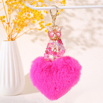 Szív alakú szőrgolyó kezdő kulcstartó Pillangó nagybetűs medál Kulcstartó Kulcstartó Női pénztárca Kézitáska kiegészítők