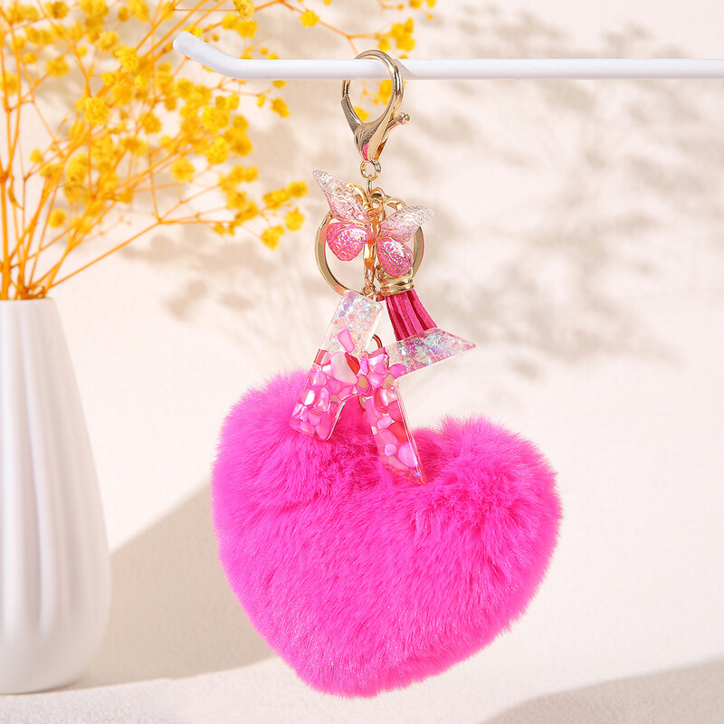Szív alakú szőrgolyó kezdő kulcstartó Pillangó nagybetűs medál Kulcstartó Kulcstartó Női pénztárca Kézitáska kiegészítők