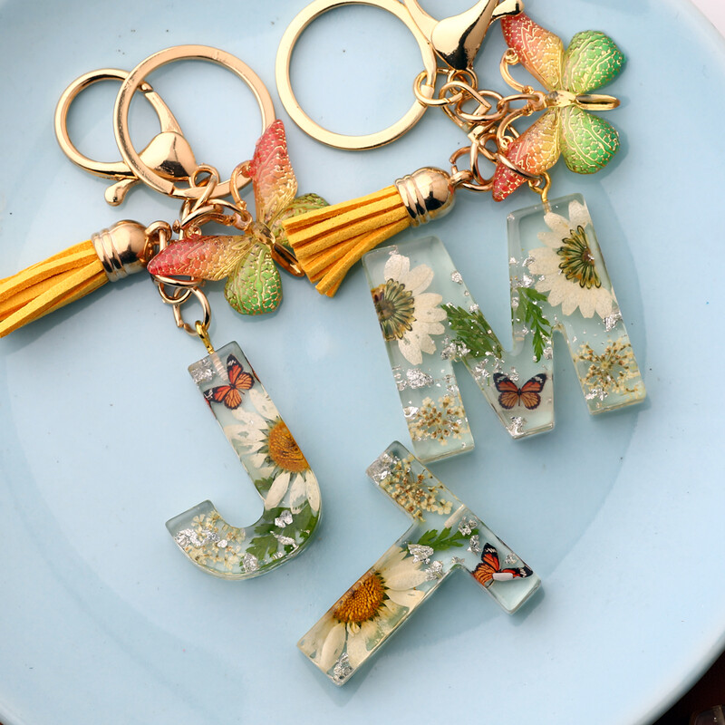 Breloc cu flori galbene 26 litere Rășină cu ciucuri roz gradient fluture pandantiv breloc femei geantă ornamente accesorii cadou