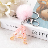 1vnt Pink Pompom Letter Raktų pakabukas Anglų abėcėlės raktų pakabukas su Puffer Ball Glitter Gradient Resin Automobilinio veidrodžio rankinės pakabukai