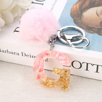 1vnt Pink Pompom Letter Raktų pakabukas Anglų abėcėlės raktų pakabukas su Puffer Ball Glitter Gradient Resin Automobilinio veidrodžio rankinės pakabukai