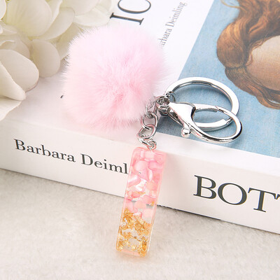1vnt Pink Pompom Letter Raktų pakabukas Anglų abėcėlės raktų pakabukas su Puffer Ball Glitter Gradient Resin Automobilinio veidrodžio rankinės pakabukai