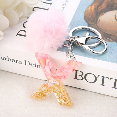 1vnt Pink Pompom Letter Raktų pakabukas Anglų abėcėlės raktų pakabukas su Puffer Ball Glitter Gradient Resin Automobilinio veidrodžio rankinės pakabukai