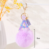 Violetinė gėlių abėcėlės raidžių raktų pakabukas su pliušiniu pompomo dervos blizgučiu Pradinis raktų pakabukas Raktų pakabukas Moteriškas individualumo aksesuaras