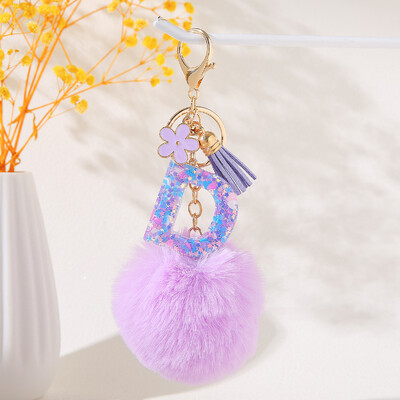 Violetinė gėlių abėcėlės raidžių raktų pakabukas su pliušiniu pompomo dervos blizgučiu Pradinis raktų pakabukas Raktų pakabukas Moteriškas individualumo aksesuaras