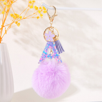 Violetinė gėlių abėcėlės raidžių raktų pakabukas su pliušiniu pompomo dervos blizgučiu Pradinis raktų pakabukas Raktų pakabukas Moteriškas individualumo aksesuaras