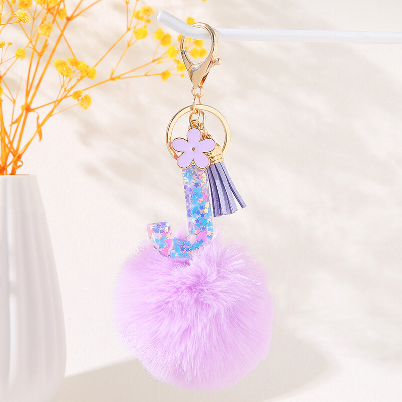Violetinė gėlių abėcėlės raidžių raktų pakabukas su pliušiniu pompomo dervos blizgučiu Pradinis raktų pakabukas Raktų pakabukas Moteriškas individualumo aksesuaras