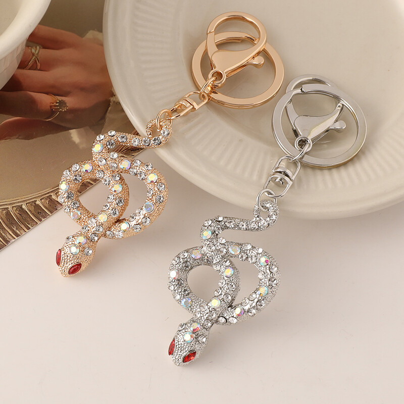 Punasest kristallist kivist madu võtmehoidja luksuslik naiste käekott ripats auto võtmehoidja suveniir kingitus