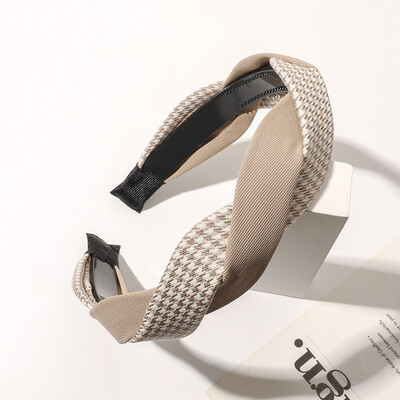 Moteriškas galvos apdangalas, pintas ruoželinio audinio galvos apdangalas merginoms, skirtas apsipirkti veido prausimuisi galvos lankeliu, neslystantis dantytas plaukų dirželis jai