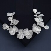 Banda de păr cu flori de zână Tiare florale din metal Tochiu de păr cu perle de mireasă pentru femei Bijuterii de păr de nuntă fermecătoare Bentite de frumusețe pentru căsătorie