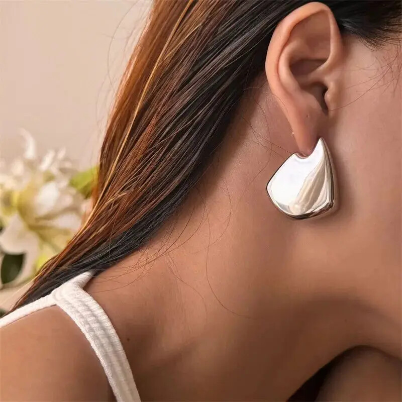 Geomeetrilised lehvikukujulised kullatud siledast vasest metallist kõrvarõngad naistele Lihtsad ebakorrapärased Korea moeehted pühadekingitused