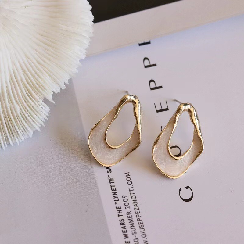 Európai és amerikai trend retro szabálytalan csepp olaj 2024új nemes temperamentum könnyű luxus fülbevaló női