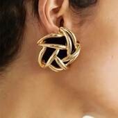 Könnyű luxus Divatos kerek forgószél bolyhos virágos fülbevaló Divatos személyiség temperamentum felsőkategóriás fülbevaló