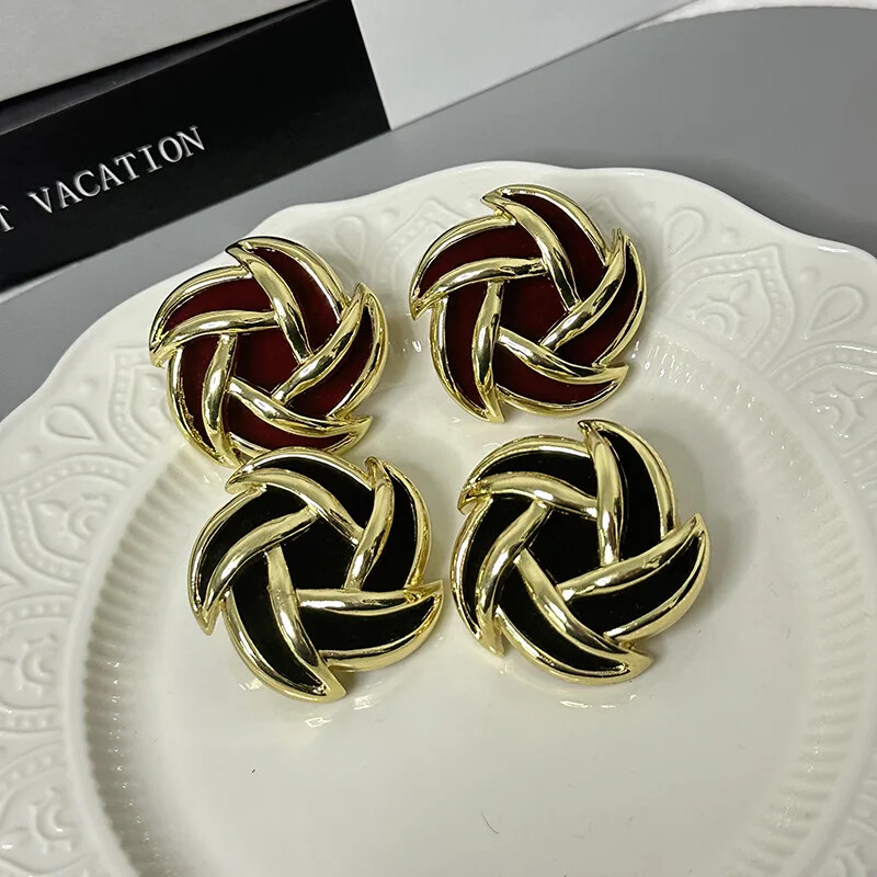 Könnyű luxus Divatos kerek forgószél bolyhos virágos fülbevaló Divatos személyiség temperamentum felsőkategóriás fülbevaló