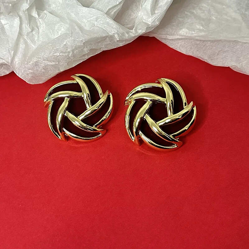 Könnyű luxus Divatos kerek forgószél bolyhos virágos fülbevaló Divatos személyiség temperamentum felsőkategóriás fülbevaló