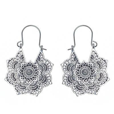 Vintage Boho zelta krāsas dobu ziedu sirds piekaramie auskari sievietēm Etniski grebti ģeometriski nokaramie auskari Jhumka rotaslietas