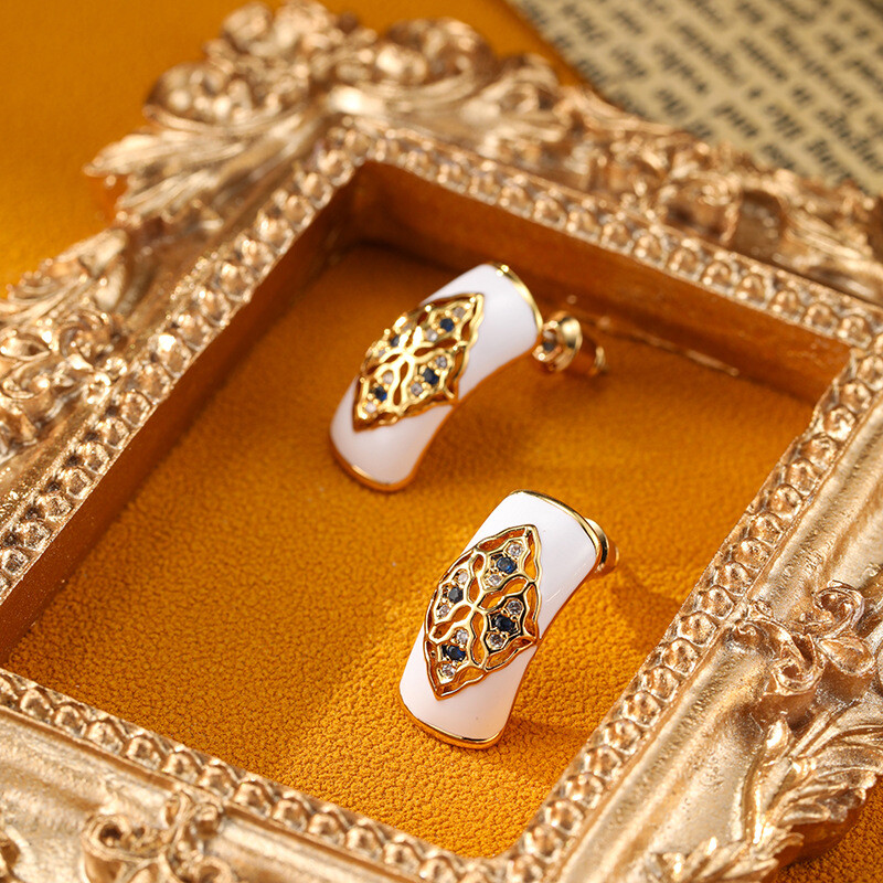 SUYU Jewelry Nyári Retro Geometry Fehér Cseppüveges Fülbevaló Női Könnyű Luxus Divattervezés Fülbevaló Divat Ékszer