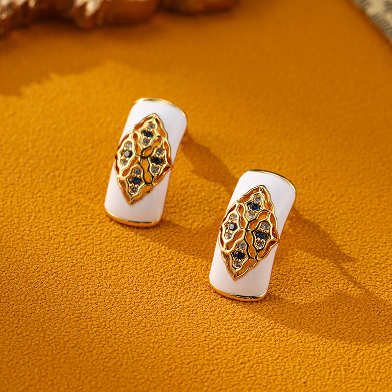 SUYU Jewelry Nyári Retro Geometry Fehér Cseppüveges Fülbevaló Női Könnyű Luxus Divattervezés Fülbevaló Divat Ékszer