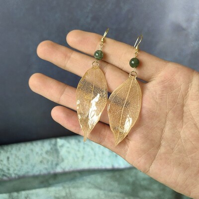 Cercei naturali unici cu frunze verzi, rășină epoxidică, cercei cu frunze roșii de arțar, cu frunze uscate, bijuterii de declarație.