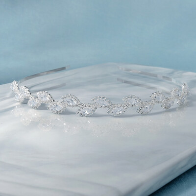 SLBRIDAL Μοντέρνο γούρι Δημοφιλές κρύσταλλο στρας Ζιργκόν Γυναικεία κορίτσια Tiara Headband Queen Party CZ Αυτοκόλλητο μαλλιών Κοσμήματα μαλλιών