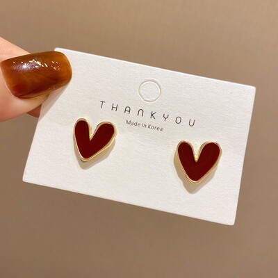 Cercei cu știfturi de dragoste roșu vin Cercei de nișă cu temperament feminin Ins Cercei cu inimă de piersică retro Bijuterii pentru urechi