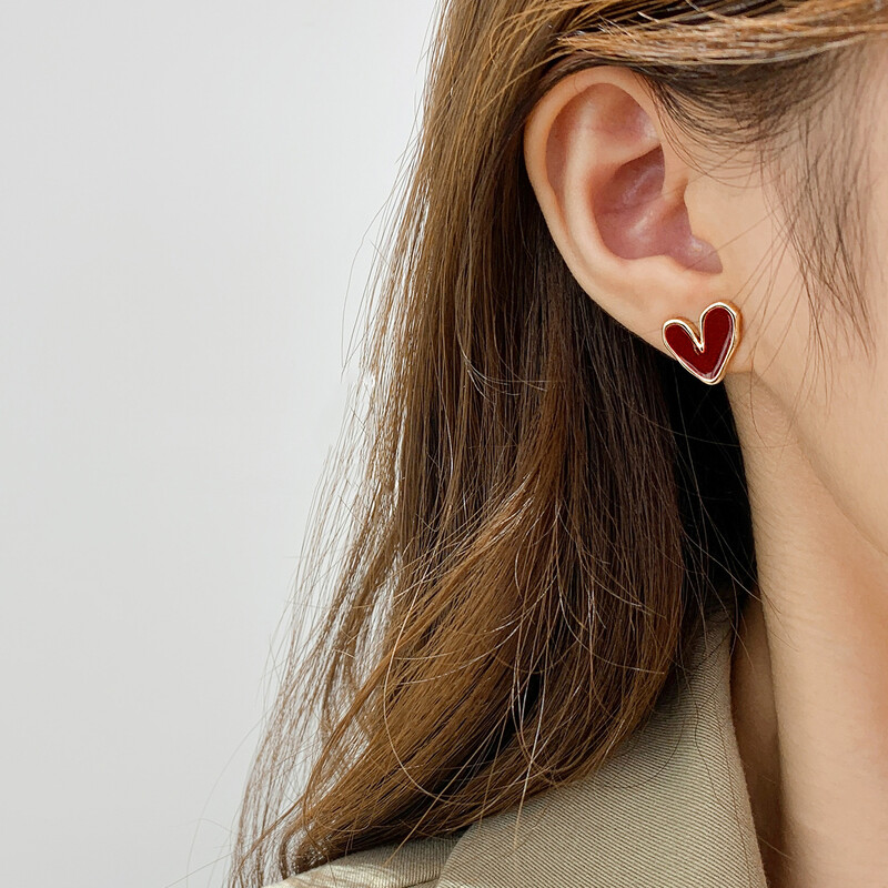 Cercei cu știfturi de dragoste roșu vin Cercei de nișă cu temperament feminin Ins Cercei cu inimă de piersică retro Bijuterii pentru urechi