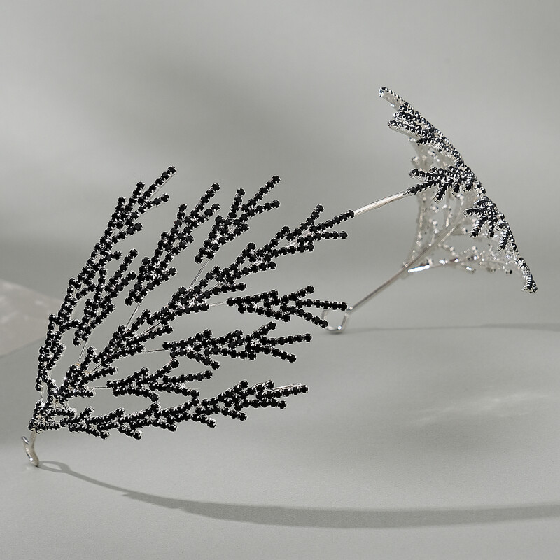 Vestuviniai plaukai Sidabriniai rankų darbo plaukų aksesuarai Crystal Vestuvių Moterys Bling Kalnų krištolo karūna mergaičių galvos apdangalai papuošalai moterims