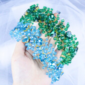 Zöld, kék strasszos menyasszonyi fejpánt, kézzel készített tiarák és koronák esküvői hajkiegészítők női fejdíszek barátnőknek