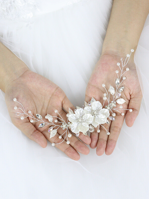 Balta ziedu līgavas galvassega Sudraba lapu kāzu galvassegas Pērles Rhinestone Kāzu galvassegas Sieviešu matu aksesuāri ballītei