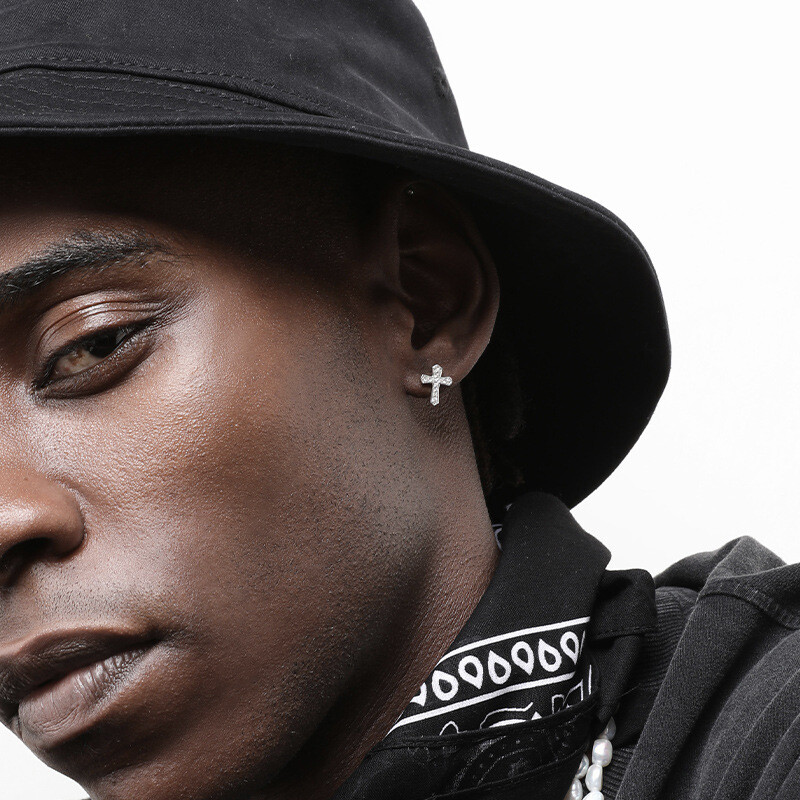 2024. gada jauni rhinestones krusta auskari vīriešiem personības hiphopa pāris nerūsējošā tērauda auskari vīriešu sieviešu ballīšu rotaslietas