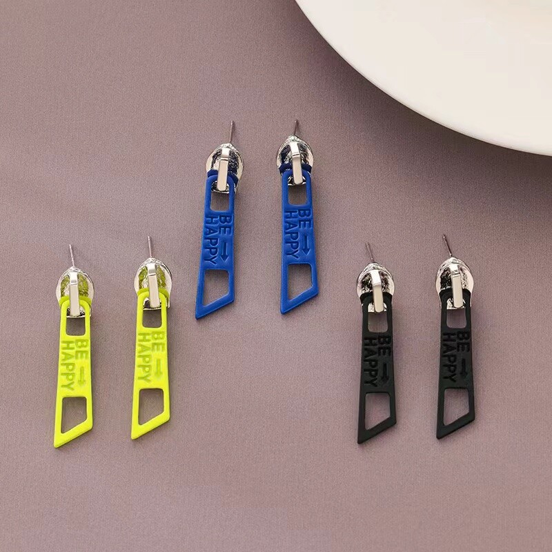 Minority Design Neregulāra metāla rāvējslēdzēja auskari Sudraba adatas pīrsinga auskari vīriešiem Sieviešu rotaslietas dāvanas