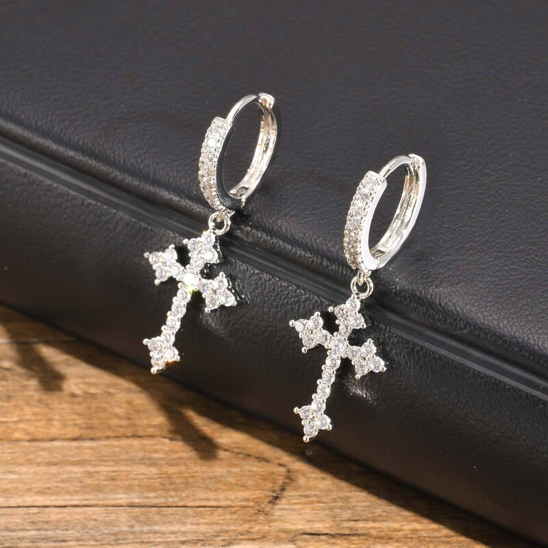 Cercei încrucișați pentru bărbați, cercei cu cerc de metal cu incrustație de zircon AAA, cadouri hip hop de lux Rap bijuterii cool