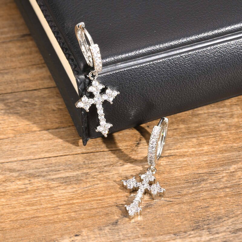 Cercei încrucișați pentru bărbați, cercei cu cerc de metal cu incrustație de zircon AAA, cadouri hip hop de lux Rap bijuterii cool