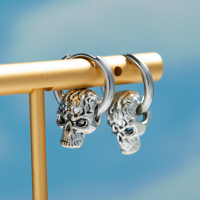 Europa și Statele Unite ale Americii Cercei cu craniu din oțel inoxidabil cu personalitate exagerată Cold Wind Hip-hop întunecat Cercei neutri punk