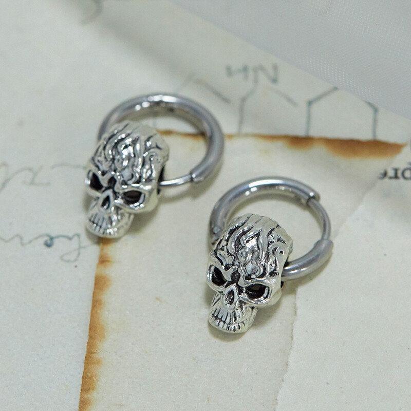 Europa și Statele Unite ale Americii Cercei cu craniu din oțel inoxidabil cu personalitate exagerată Cold Wind Hip-hop întunecat Cercei neutri punk