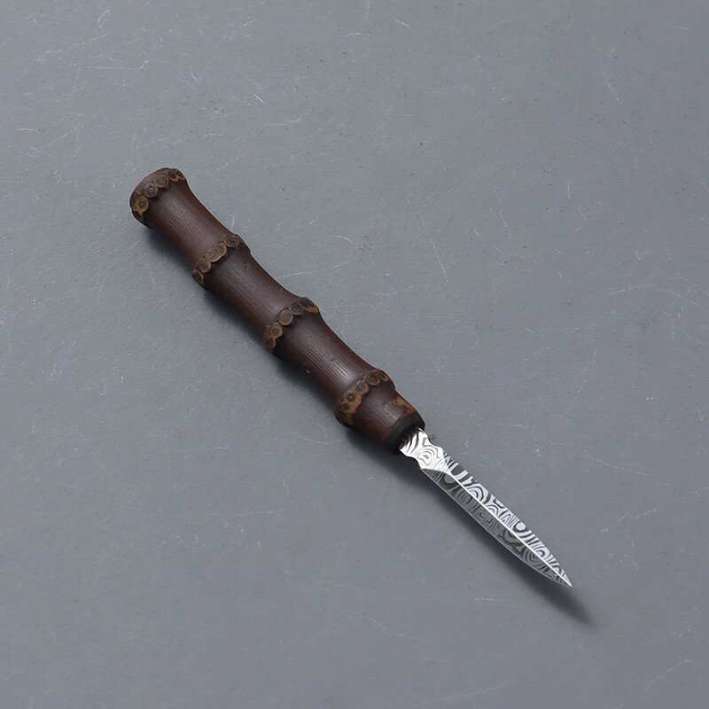 Zen Bamboo Whip Pu`er arbatos peilis Damasko raštas nerūdijančio plieno arbatos kūgio arbatos ceremonijos priedai Rankų darbo bambuko arbatos peilis su medine rankena